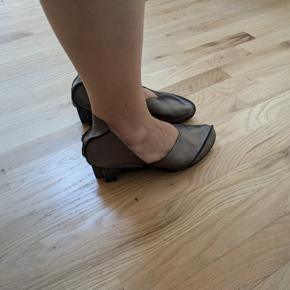 Trippen Handmade German Silver Brown Heels